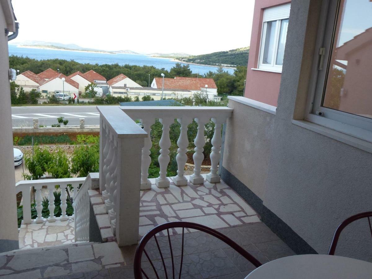 Apartmani Zmiric Primošten Esterno foto