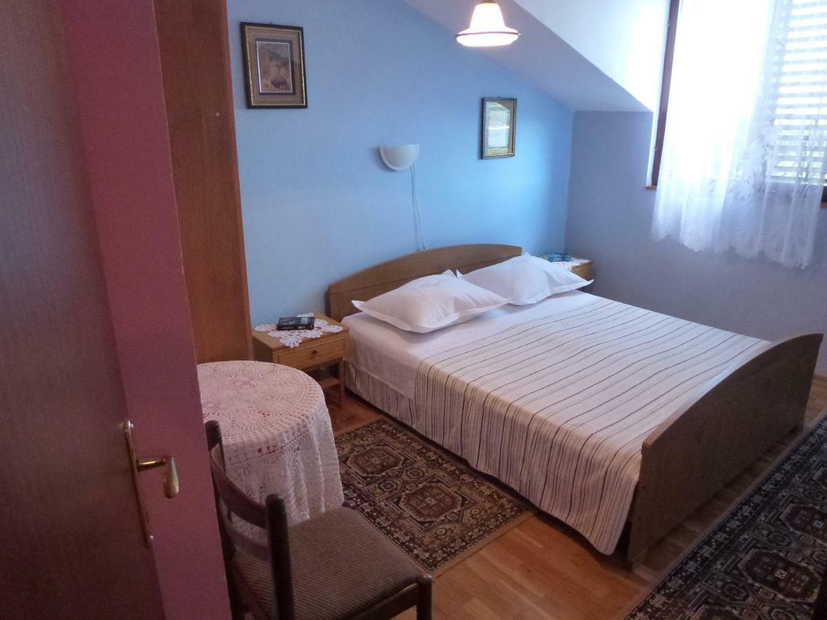 Apartmani Zmiric Primošten Esterno foto