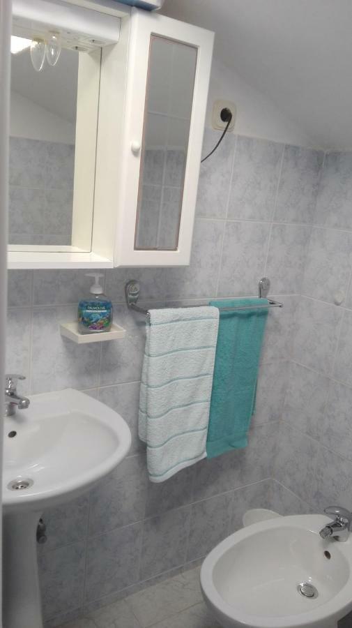 Apartmani Zmiric Primošten Esterno foto