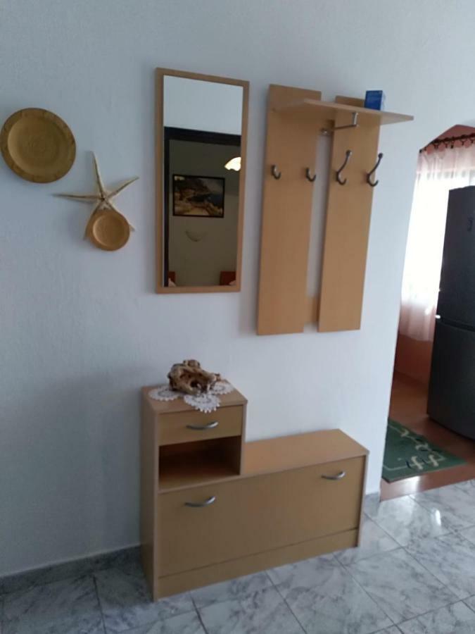 Apartmani Zmiric Primošten Esterno foto